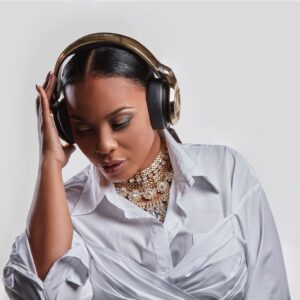 Yola Semedo - Super Woman
