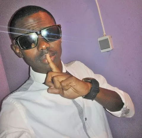 Pequeno Chato & Mona Star – Baixa Baixa (Kuduro) 2016