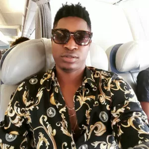 CEF - Bebe no Meu Copo (feat. Dji Tafinha) 2017