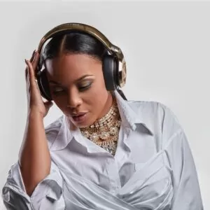 Yola Semedo - Super Woman