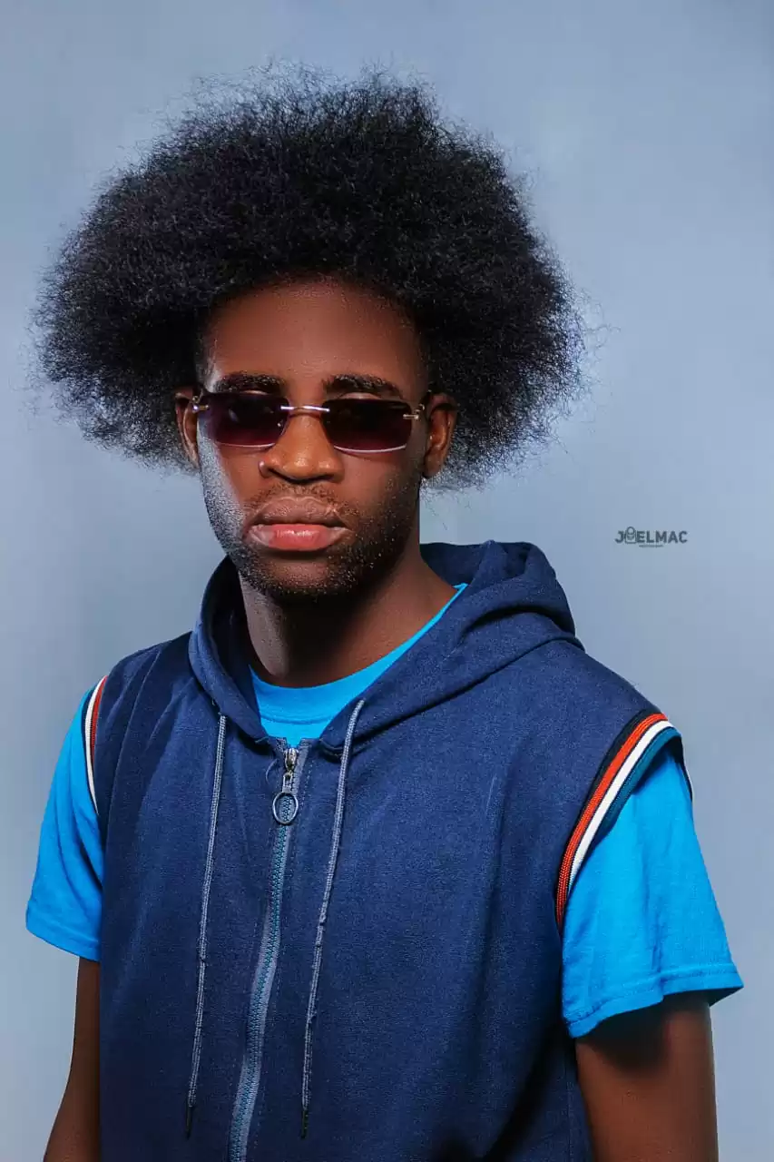 Evanilson Vassa – Com Um Pé